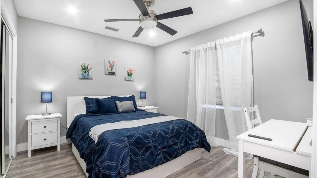 Luxe Modern 2 BDR Near Downtown FTL
