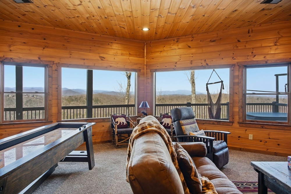 Majestic Mountaintop Escape