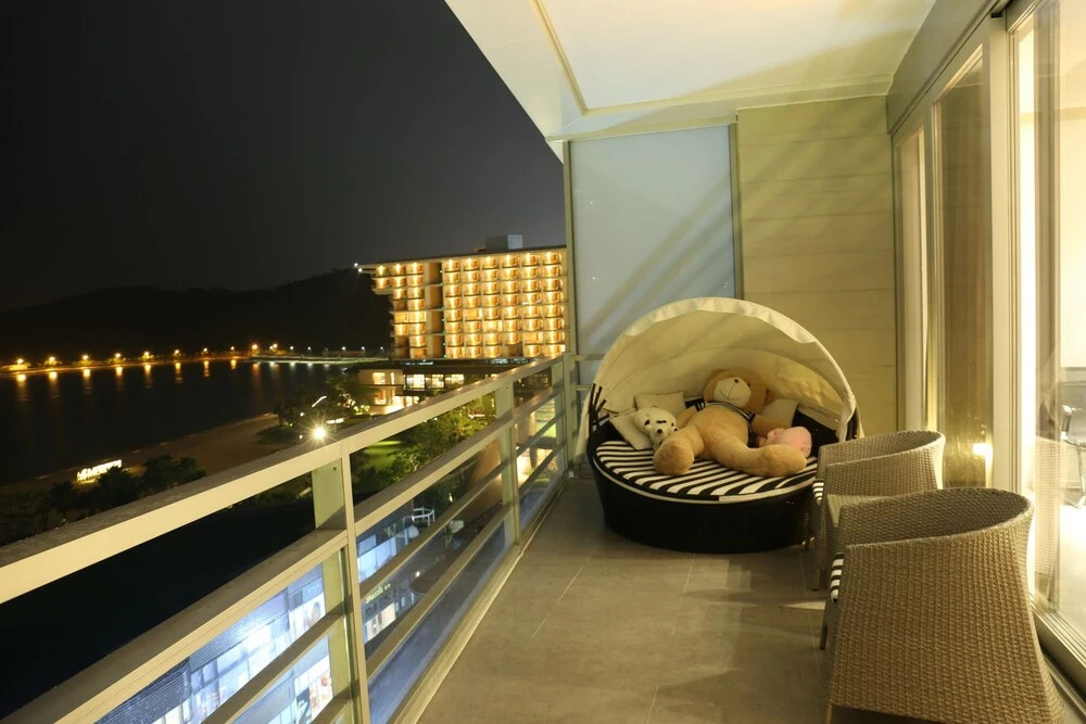XI Yue Hai Bin Holiday Hotel