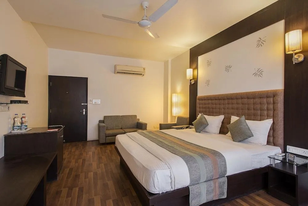 OYO 705 Hotel S-57