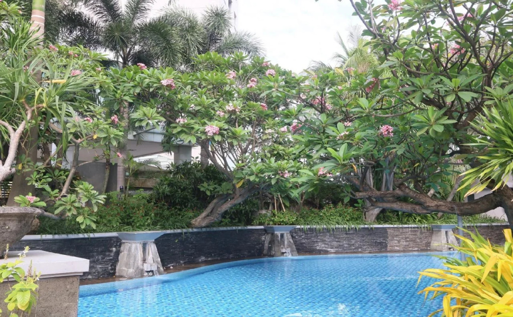 Java Paragon Hotel & Residences