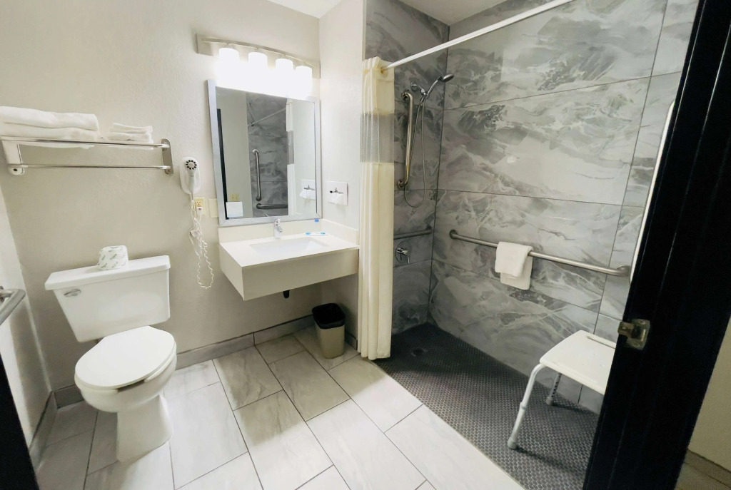 Super 8 by Wyndham Shakopee