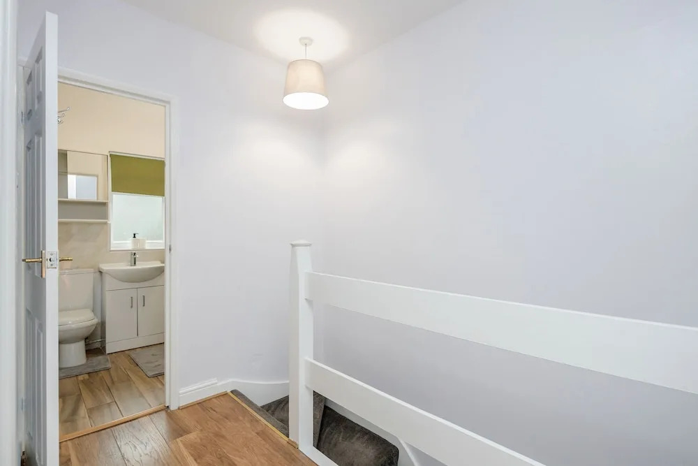 Dagenham Dream House - 4 Bedrooms
