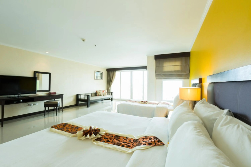 Royal Phala Cliff Beach Resort