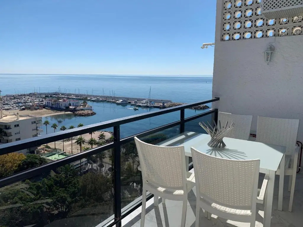 Skol 927a - Beachfront Central Luxury Penthouse