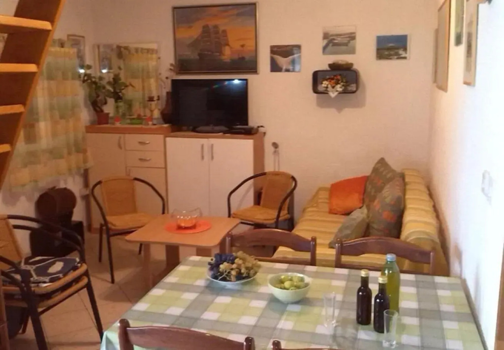 Holiday home Tomy- near Zlatni rat