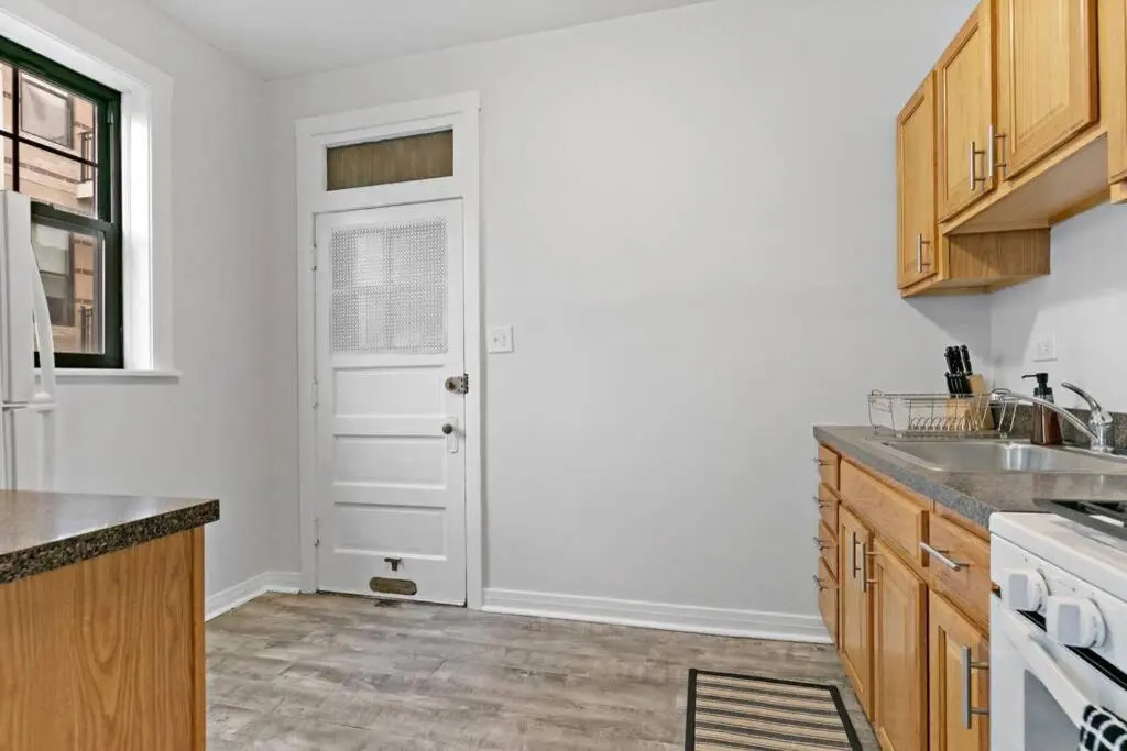 Great Price & Top Location, Comfy 1BR Apt for 4