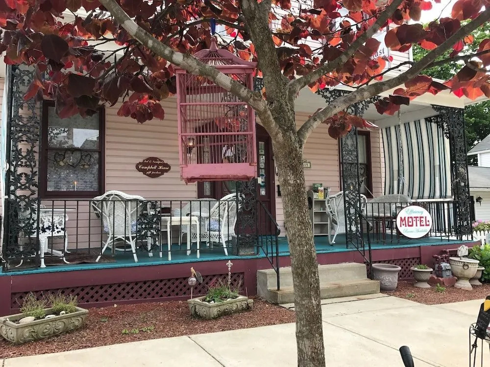 Campbell House B&B