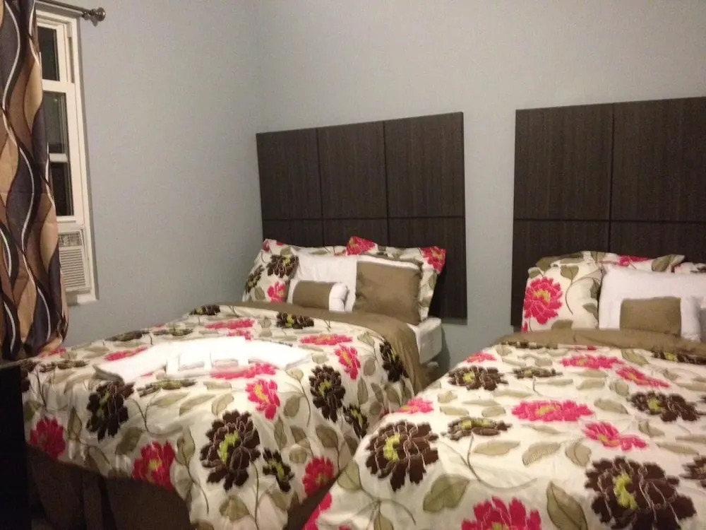 HC-121 Beach Haus