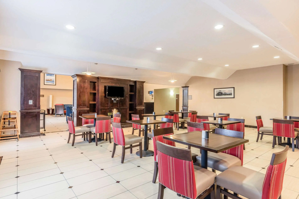 Comfort Inn & Suites Crystal Inn Sportsplex