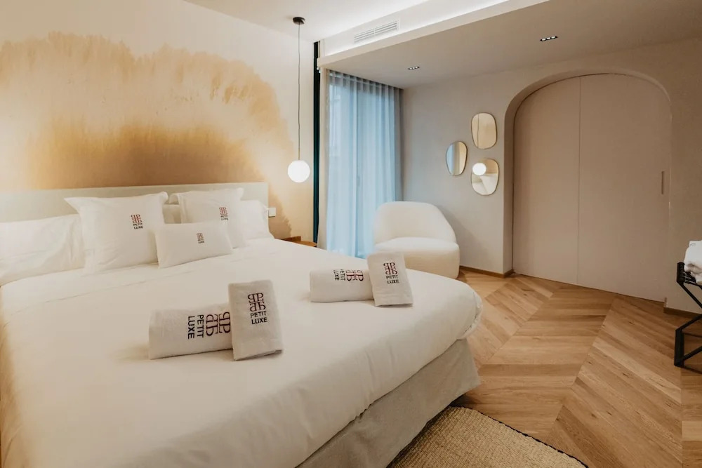 Hotel Petit Luxe