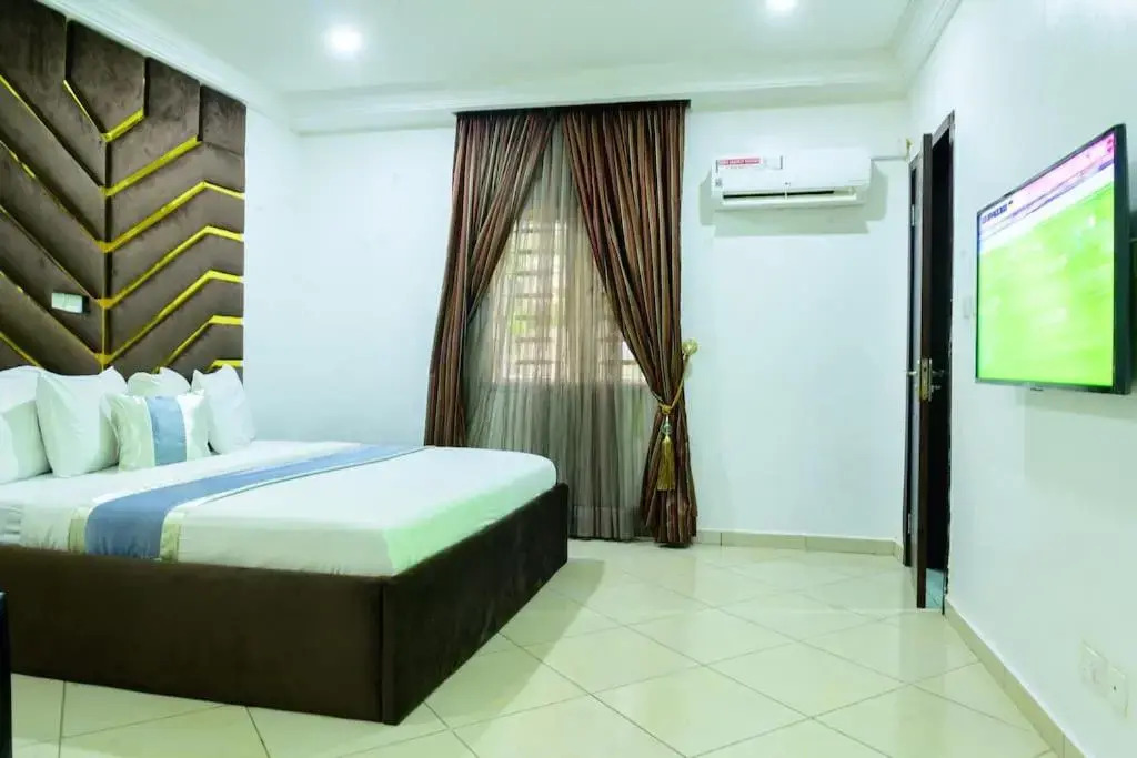 Luxury 4 Bedrooms Apartment 24Hrs Elect/WIFI/Security