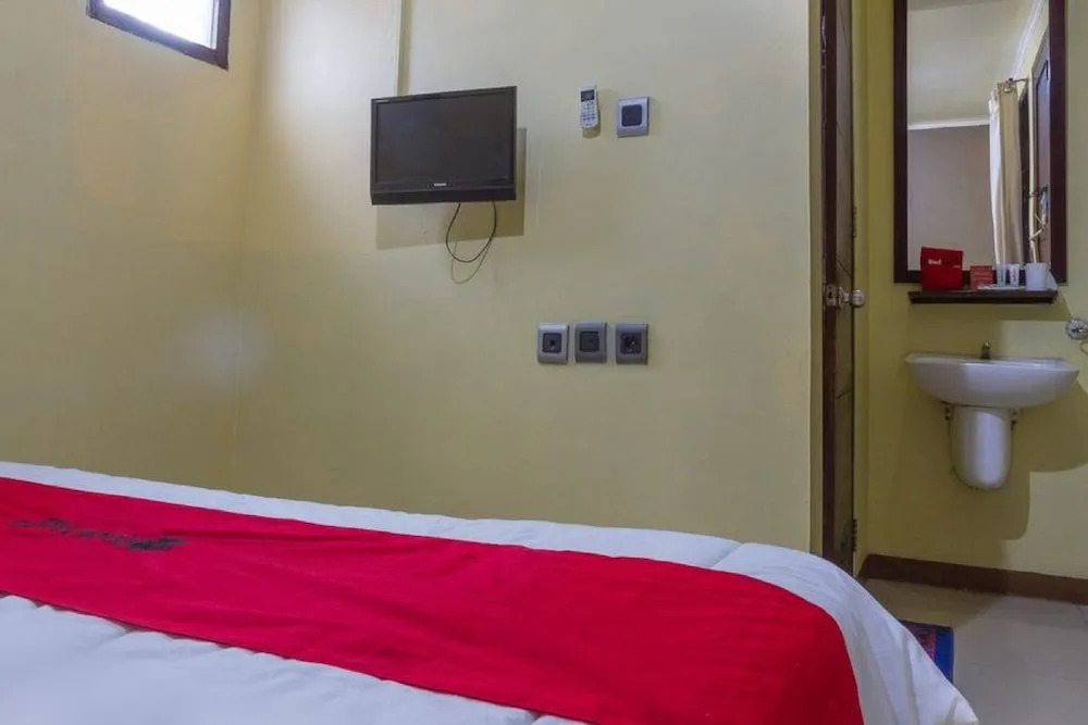 Reddoorz Near Riau Junction Mall