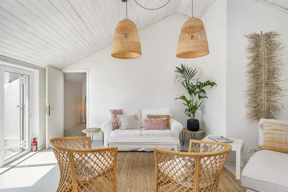 Stylish Sunny Penthouse Near Cascais Center & Greenspace