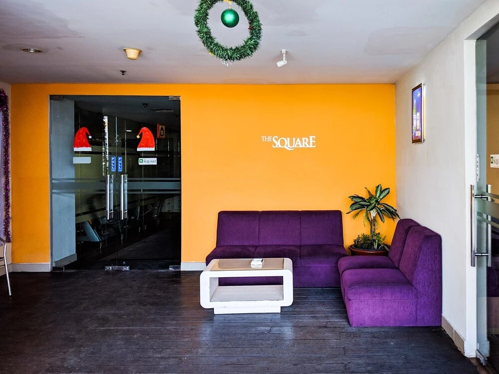 Spacious Studio Room at the Square Apartment