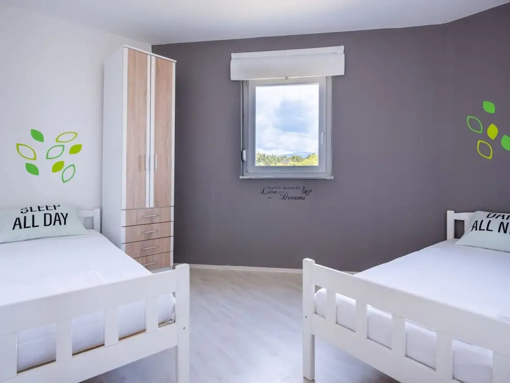 Lovely Apartment in Novalja near Sea Beach & Town Center