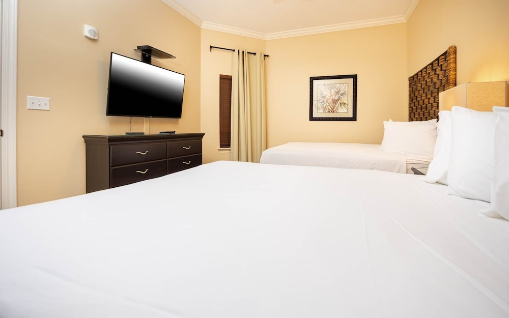 Phoenix West 207 3 Bedroom Condo