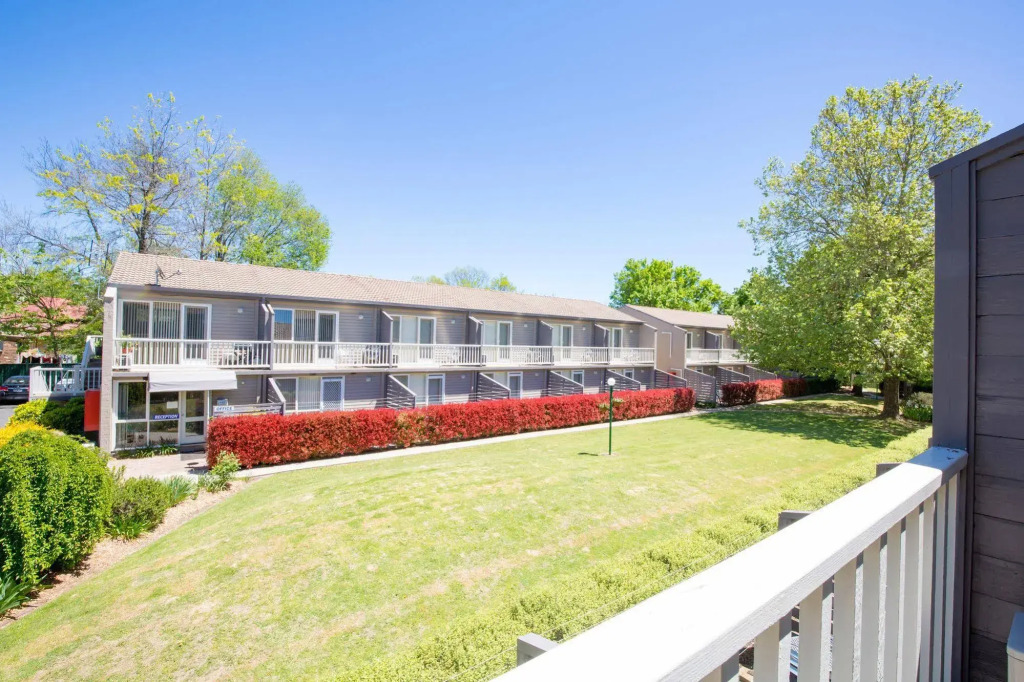 Summer East Apartments