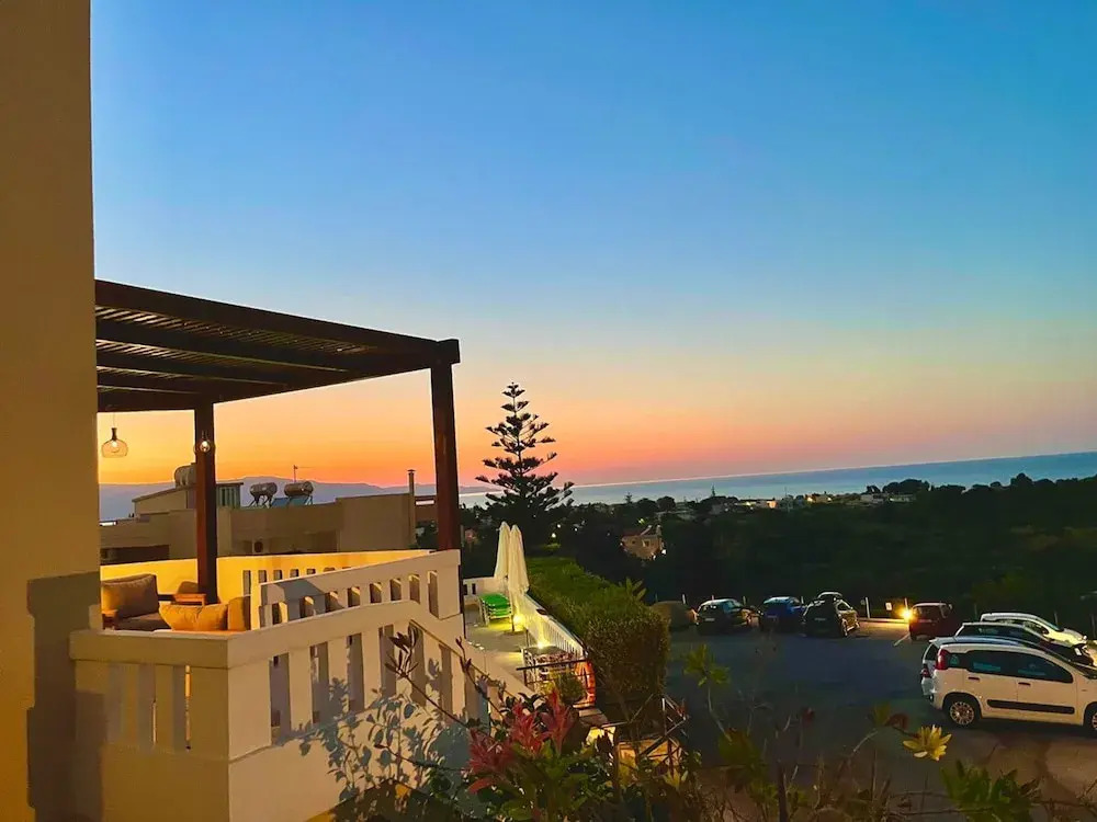 Villa Cook with pool and terraces with sea views