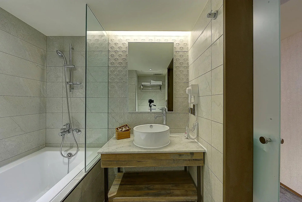 Lan Kwai Fong Garden Hotel