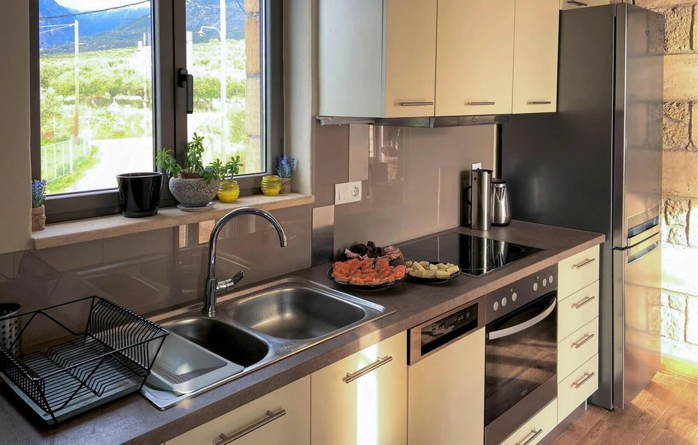 Nice Home in Kardamyli With 4 Bedrooms, Outdoor Swimming Pool and Swimming Pool