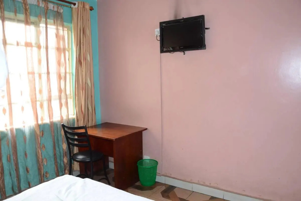 Nyam Hotel