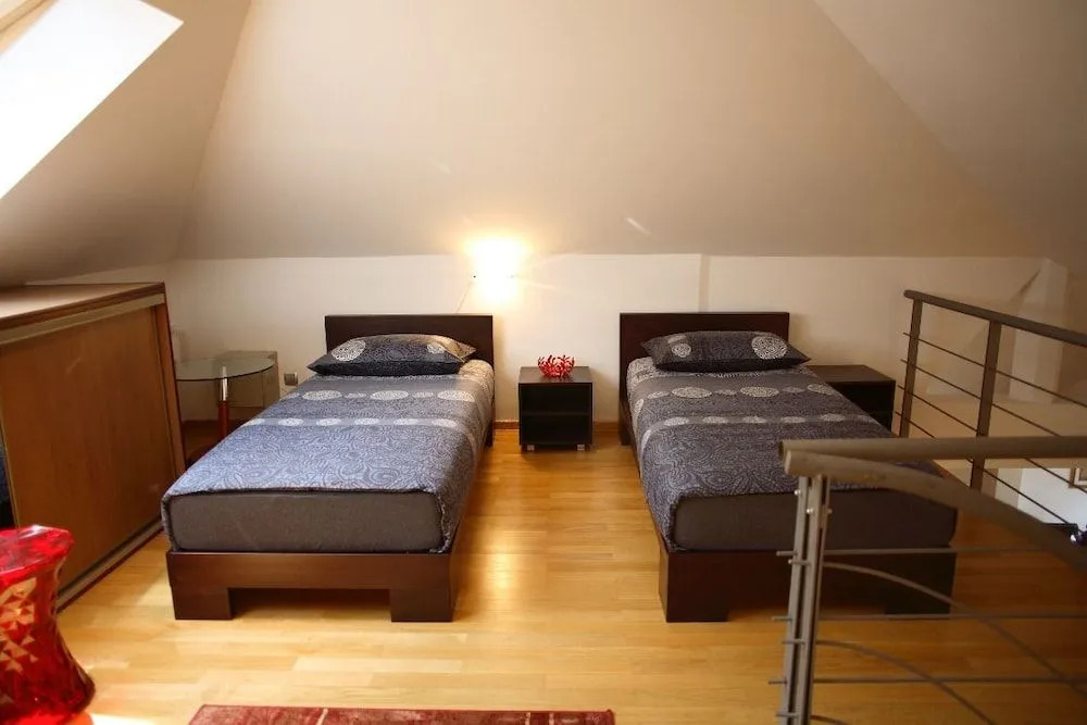 Queens Apartments