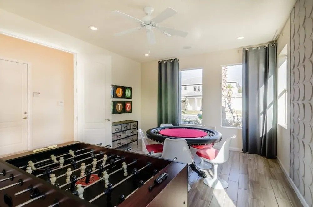 Luxury 5 bedroom suites just 10 minutes from Disne