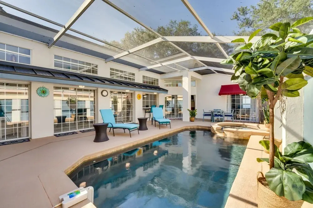 6 Mi to Disney: Group-friendly Kissimmee Retreat!
