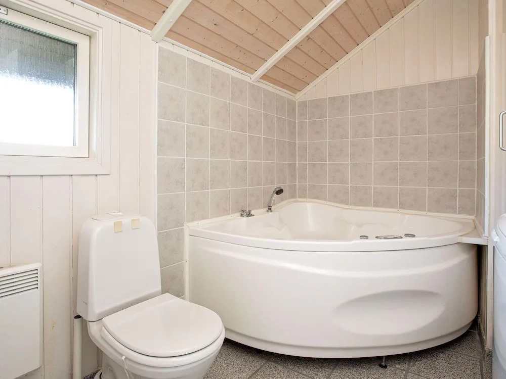 Cosy Holiday Home in Zealand With Whirlpool