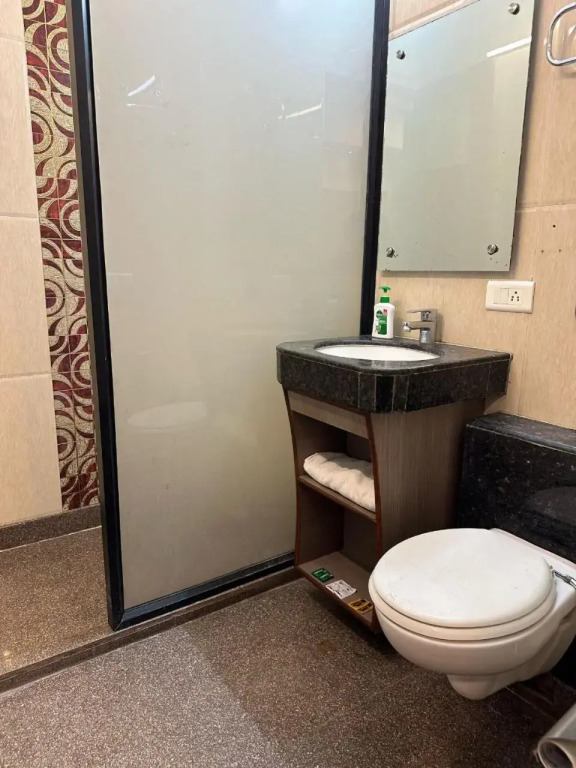 1 BR Boutique stay in Rohini, New Delhi (65C1), by GuestHouser