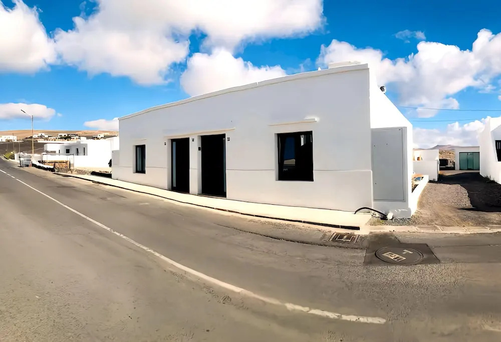 Apartment Alegranza in the beautiful Village of Mozaga, Lanzarote