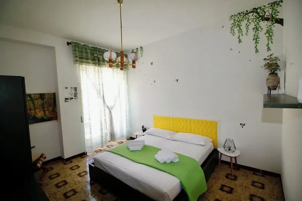 Sicilian Apt in Donnalucata-sleeps 4- 2 Min Beach