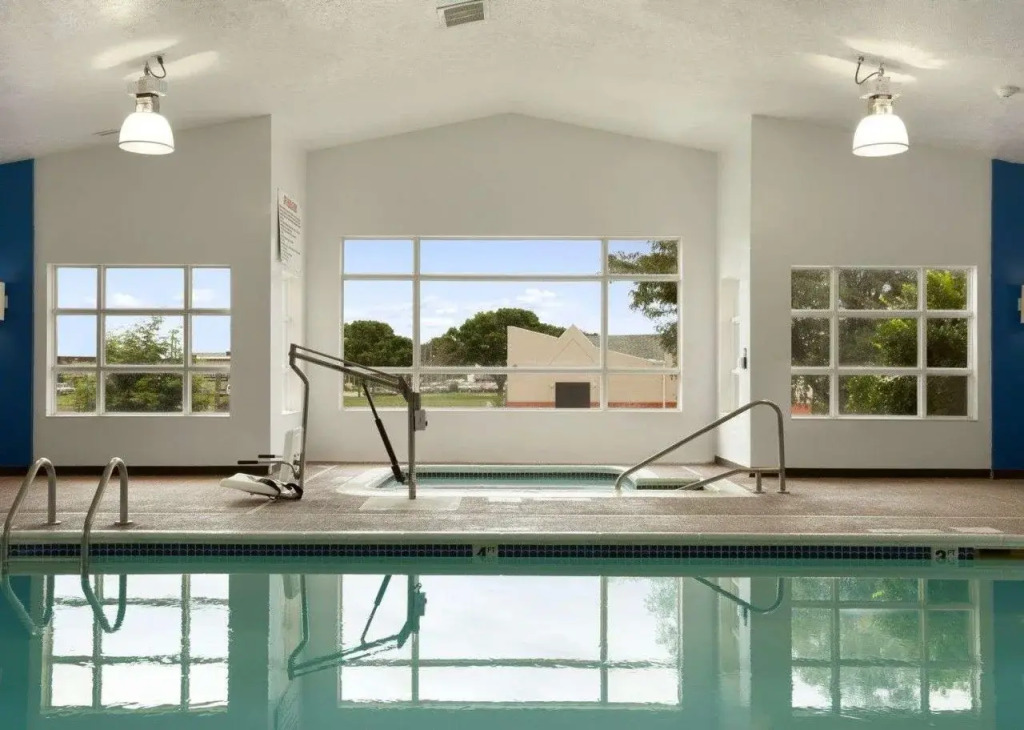 Baymont Inn & Suites Lincoln