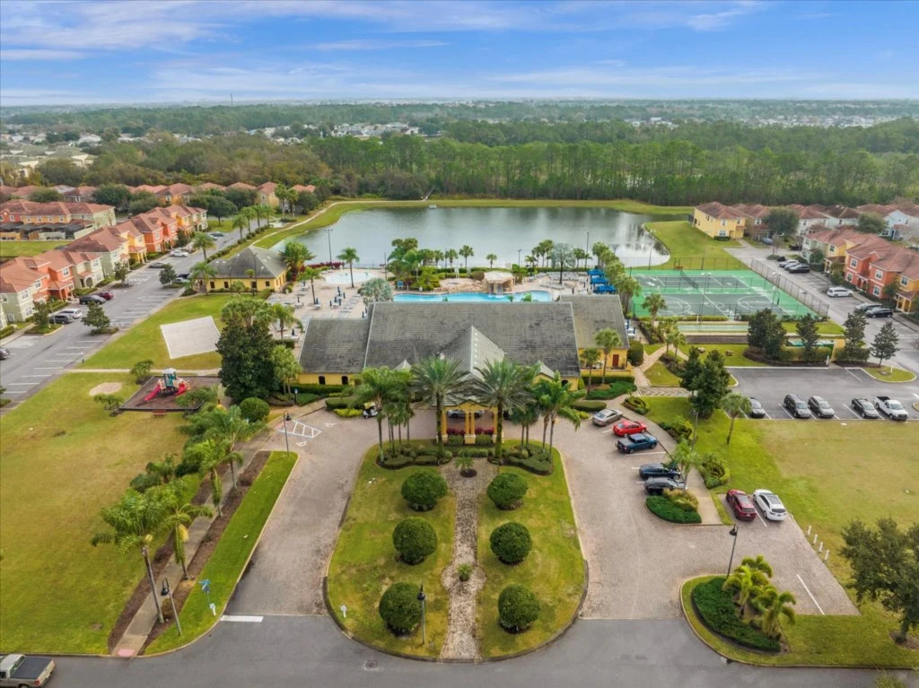 4 Bedrooms 3 Bathrooms Paradise Palms 8963 Cp