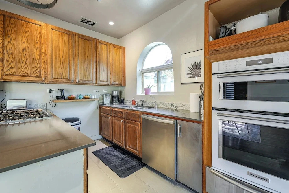 2 Mi to Downtown: Pet-friendly Home in Phoenix