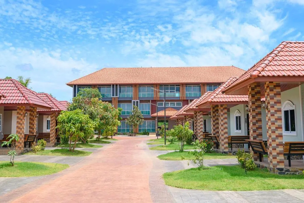 Avarin Resort