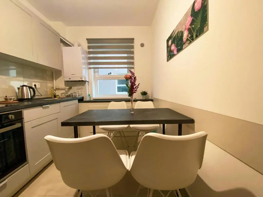 Art Apartment 3