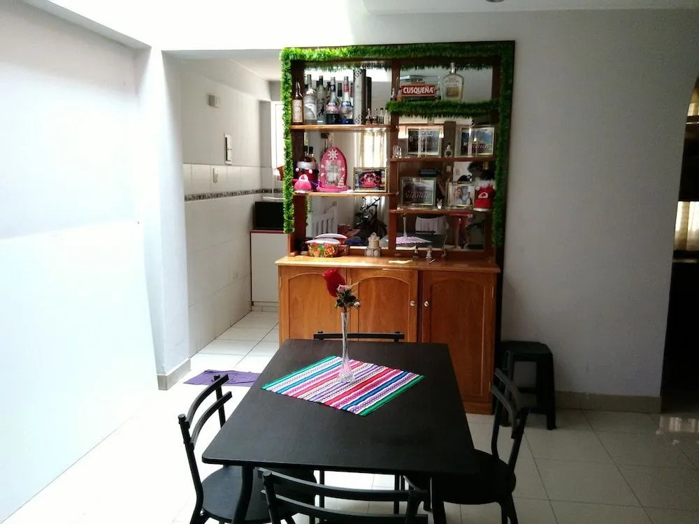 Shanell House - Hostel