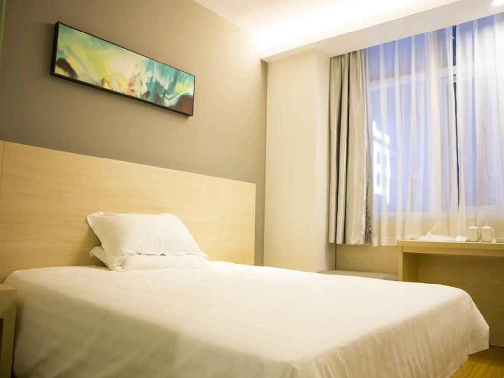 Hi Inn Liangpin Xiamen Taiwan Street Branch