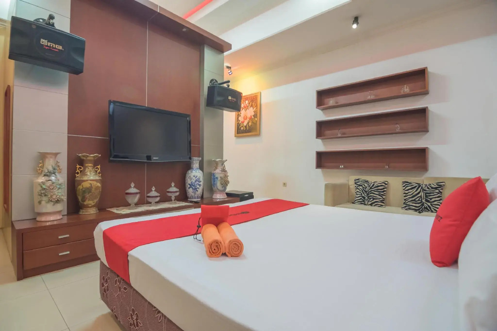 RedDoorz Syariah near Margahayu Raya