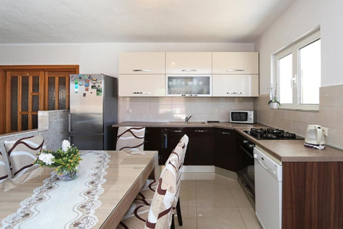 Holiday house Sandra - with pool : Makarska. Riviera Makarska