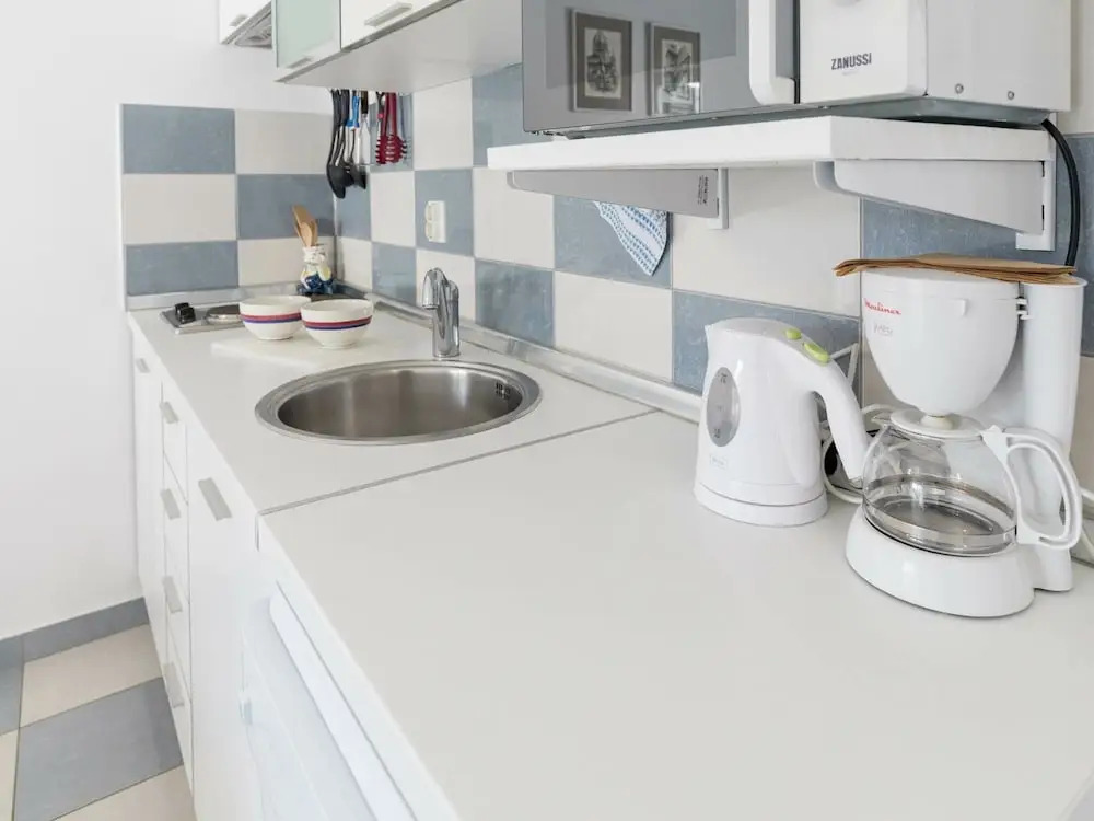 Lovely 4 Bedroom Apartment with Beautiful Garden And Terrace, 50m From the Beach