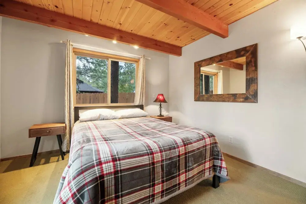 Star & Gem Cabin