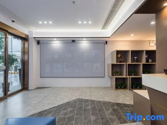 Feiyue Hotel (Shanghai University Jiading North Subway Station)