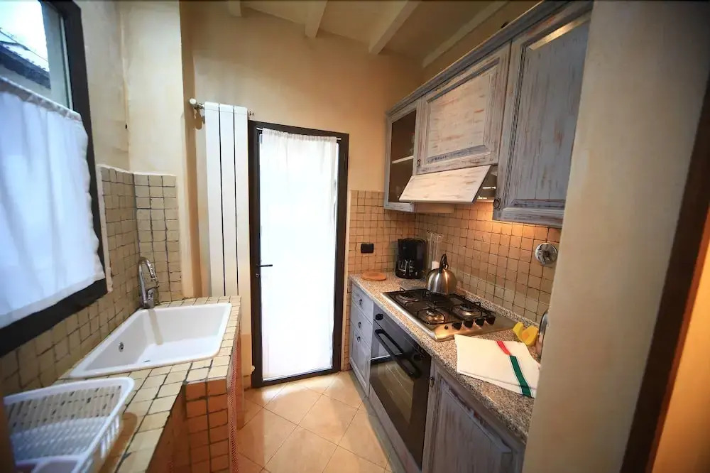 Close to The Duomo Tidy 1BD Apt