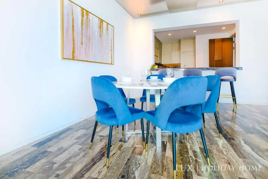 LUX - Lavish Suite with Full Palm Jumeirah View 2