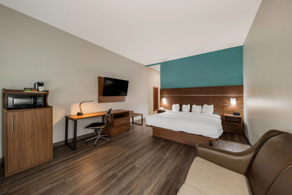 Best Western Plus Bowie Inn & Suites