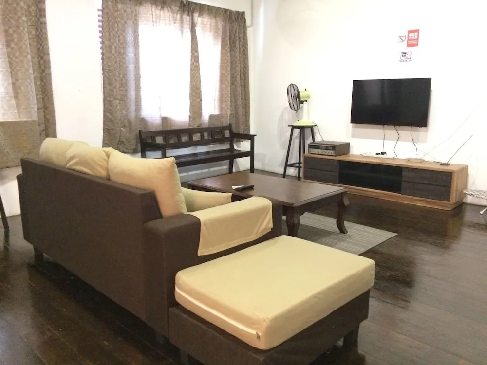 1981 Guest House