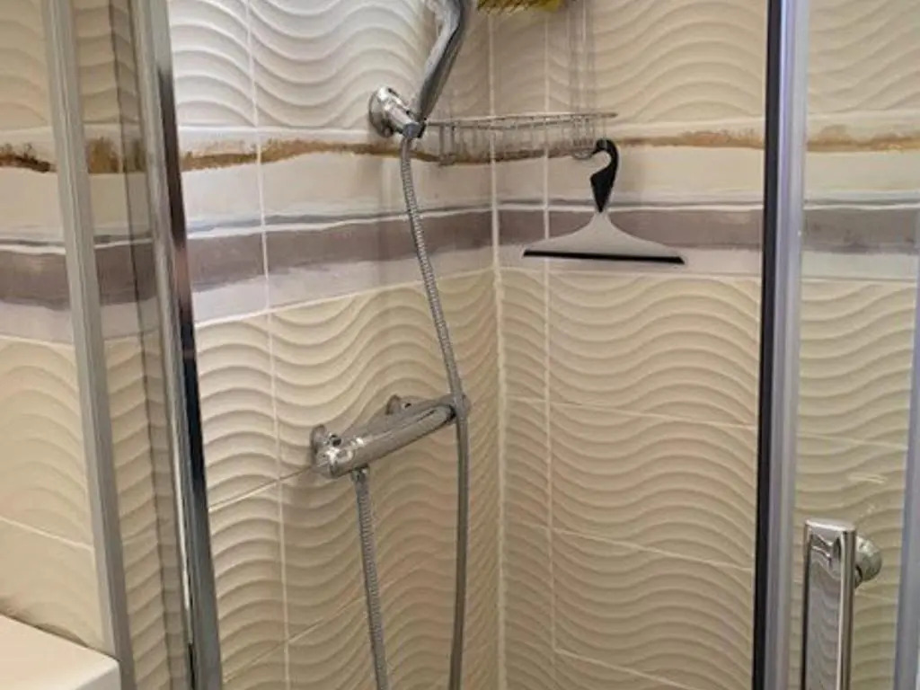 Villa climatisée pour 6 avec piscine et parking proche plage - FR-1-607-42